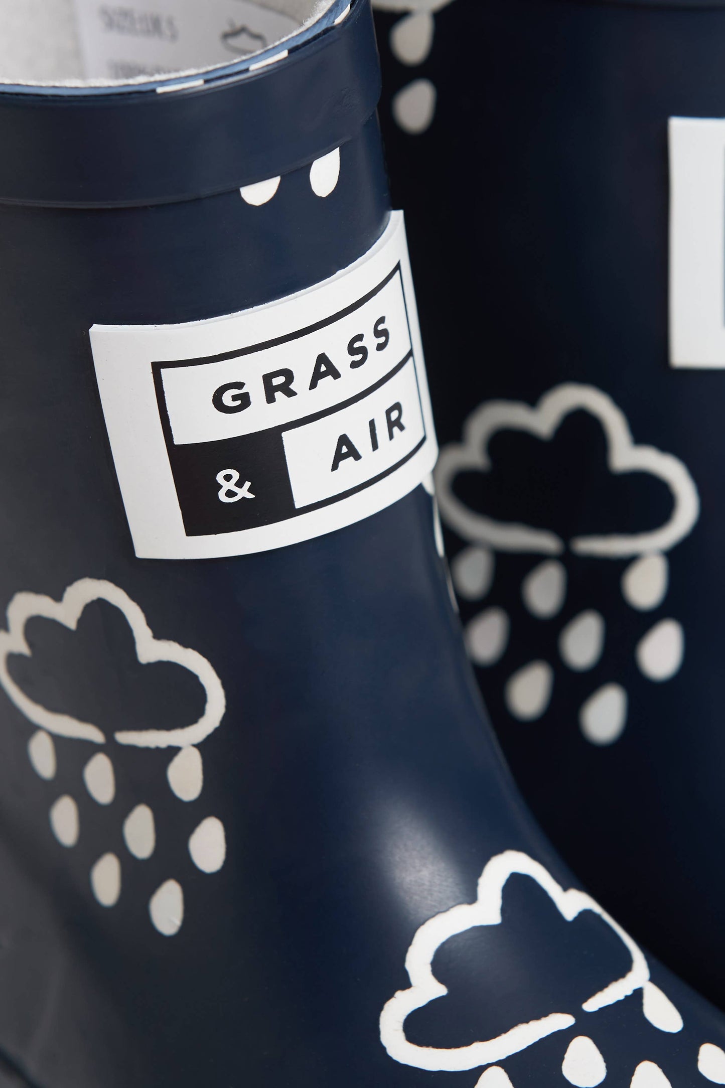 Grass & Air Kids Navy Colour-Revealing Wellies